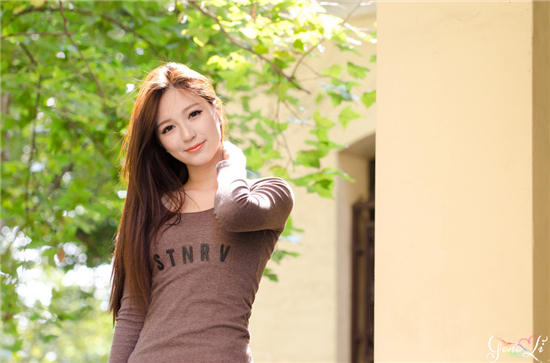 幸福宝向日葵草莓丝瓜污下载:拥有全球最新最热门影视作品的手机优质观影软件