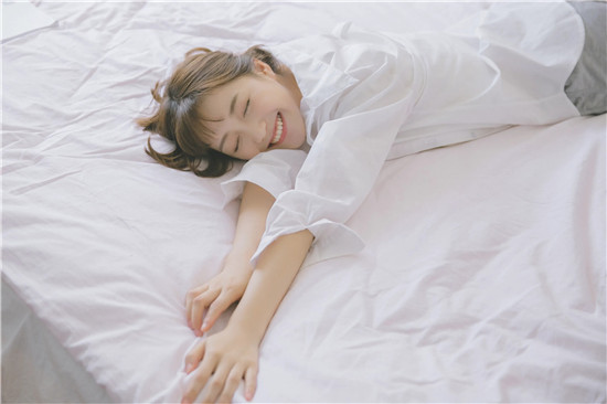 污草莓榴莲深夜释放自己：深夜释放自己的幸福宝苹果下载污版