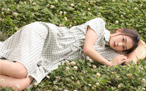 丝瓜草莓芭乐污污下载绿巨人解锁版：一款精彩视频内容随时都可以体验的播放软件