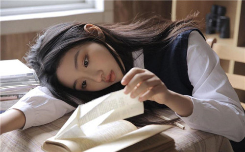 榴莲草莓樱花秋葵黄瓜丝瓜:支持无限制播放视频作品的影音软件