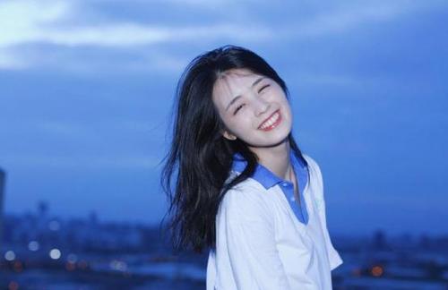 草莓秋葵芭乐绿巨人无限制版:让无数老司机无法抵挡的掌上播放神器