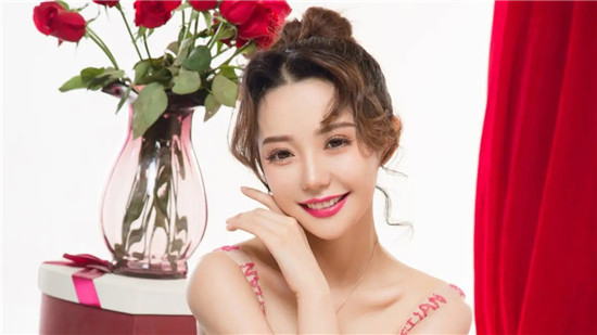 丝瓜绿巨人秋葵草莓黄瓜榴莲无限看：丝瓜黄瓜草莓向日葵秋葵榴莲精简版