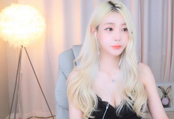 国产精品狼人久久久久影院全面更新点播系统，网友：个性化推送更懂我了！