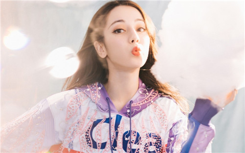 一二三四社区在线中文可以让大家在线观看视频,网友:十分便捷的软件