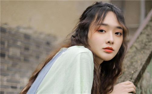 yellow免费观看完整版app：野花社区免费观看高清在线app