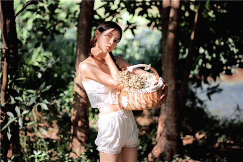 精品无人区卡卡二卡三乱码资源每天更新,网友:追剧看剧很给力!