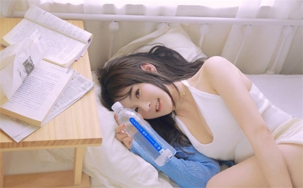 茄子香蕉榴莲草莓丝瓜芭乐绿巨人安卓版：涵盖了互联网所有资源的播放软件