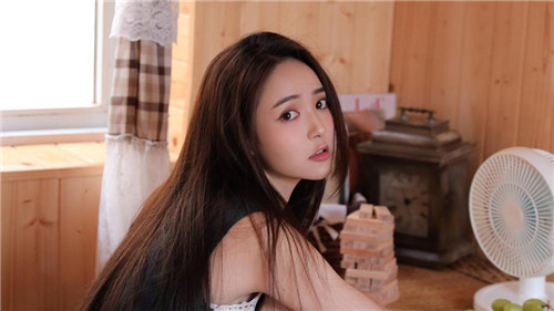 丝瓜榴莲向日葵草莓香蕉18岁污：全网美女污污视频无限看