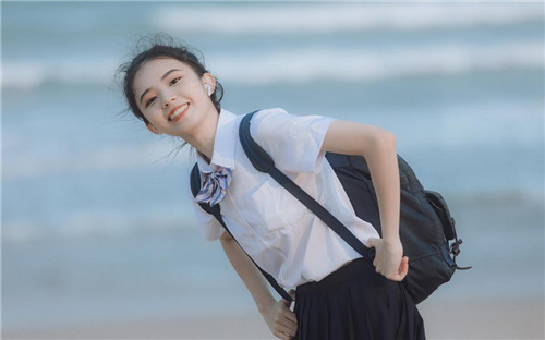 有人有在线观看的片吗www解锁版:一款简单不复杂的多片源点播应用