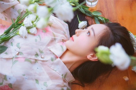 草莓黄瓜绿巨人丝瓜向日葵精简版:无需登录就能无限制观看影视大片