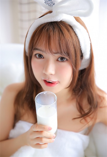 听说草莓樱桃丝瓜绿巨人秋葵香蕉软件女主播颜值超高？水友：还能进行互动列