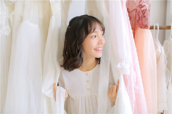 草莓榴莲向日葵18岁精品绿色免费版：各种vip大片都是随便你看！