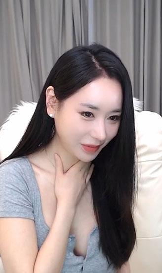 一个人免费观看视频在线无限观看版一款主播颜值都很高的最好用的直播软件