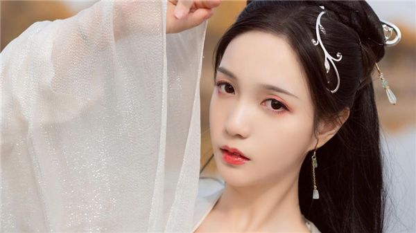 榴莲视频无限永久版:美女主播24小时都在一直陪伴着你