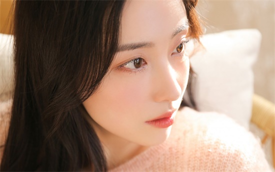 丝瓜秋葵草莓绿巨人大全官方版：视频短片趣味欢乐等你下载见证