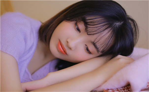 草莓榴莲丝瓜向日葵18岁解锁版：一款适合男同胞深夜看污的视频播放软件