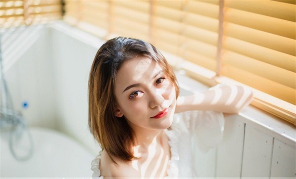 秋葵绿巨人草莓樱桃榴莲最新版2024：海量的视频资源都可以免费看的播放软件