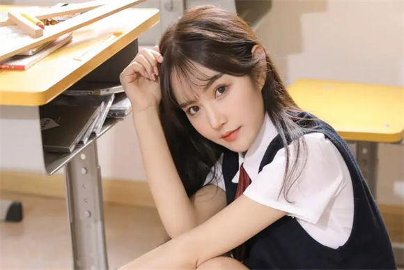 成品网站W灬源码三叶草高清视频观影体验，网友：用过都是说给力！