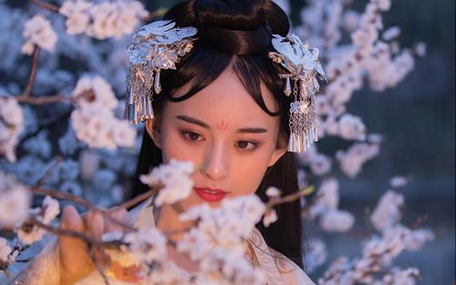 迷雾直播app软件下载官方:随便一个姿态都是能够辣翻全场