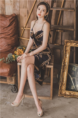 香蕉草莓向日葵丝瓜秋葵芒果二维码：适合所有精彩热门视频播放的软件