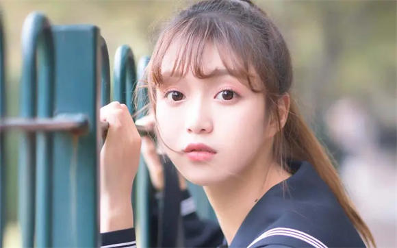 亚洲国产精华液网站资源画质高清，网友：播放也是超流畅！