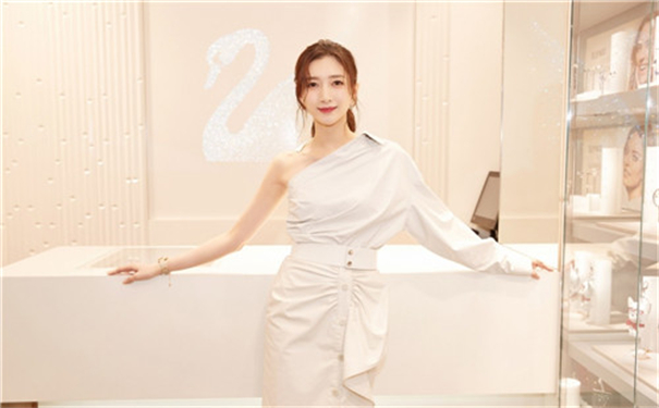 一个人看的WWW片免费高清视频:一个人在线观看免费高清视频动漫