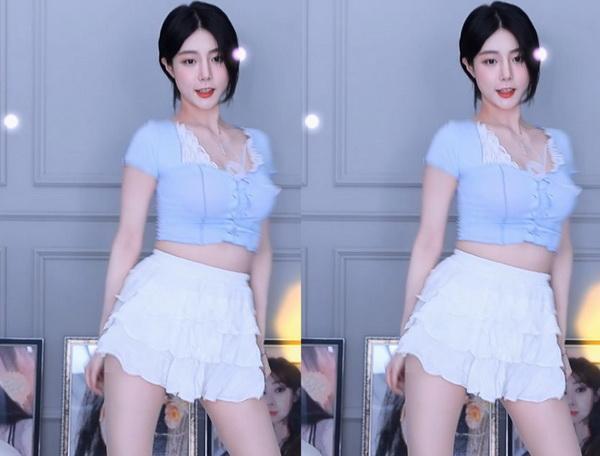 国产精品久久久天天影视香蕉被称为“天下第一社区”，老粉丝：名副其实！