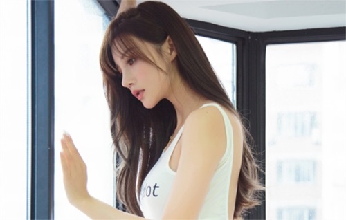 秋葵app安卓精简版无限看:互动视频心动影视大片等你把握