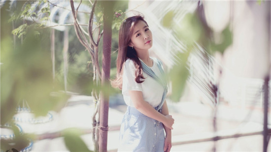 丝瓜香蕉草莓向日葵的绿巨人污：智能为你推送观看的短视频交流软件