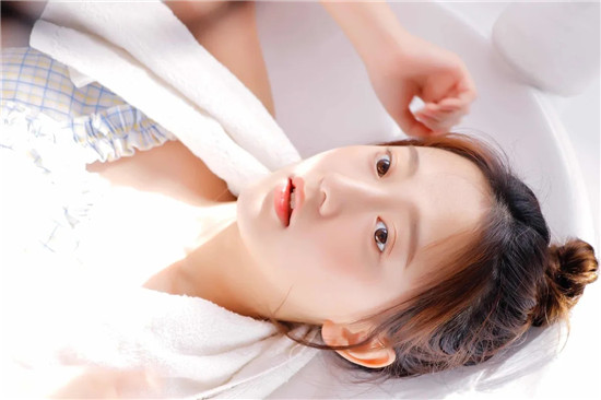 秋葵丝瓜榴莲草莓小蝌蚪绿巨人免费版：轻松看到热播的短视频