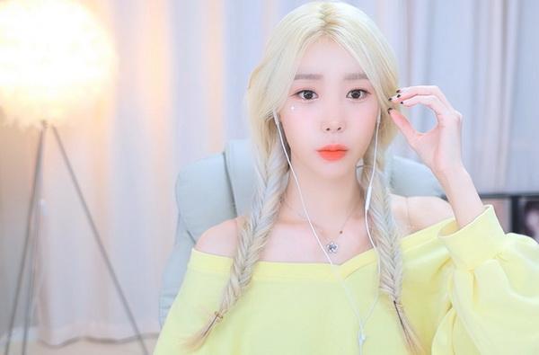 18 19macbook air深陷其中？网友：难以自拔了！