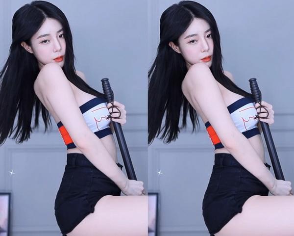 女主播热议差差的痛的视频2小时，称其女主角演技很棒！