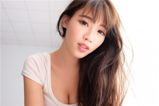 有人有看片的资源吗www在线观看app：为用户提供强大调节功能的视频播放器