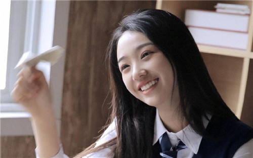 黄瓜香蕉草莓秋葵丝瓜绿巨人污版免费版:为用户们带来了很多热门视频的播放软件