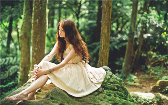 草莓樱桃丝瓜向日葵绿巨人：当前非常热门的视频直播平台