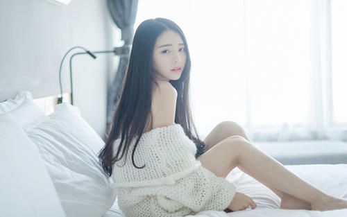 初恋app官方版下载:跟着美女主播们一起和其他粉丝们一起嗨