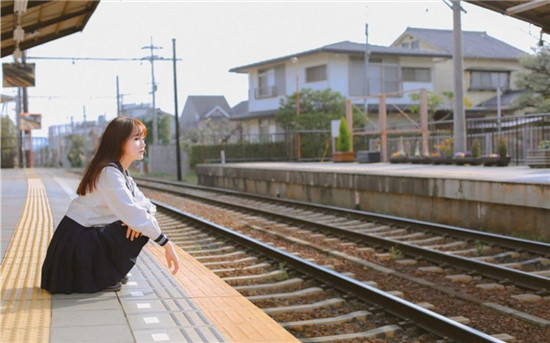 香蕉樱桃绿巨人丝瓜草莓app免费版：汇聚千万热门短视频互动分享的平台