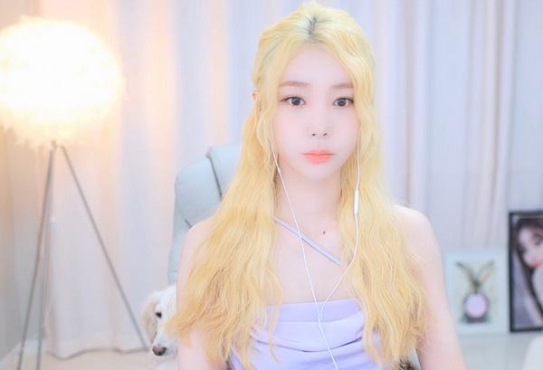 亚洲A∨国产AV综合AV麻豆蜜芽邀请顶级潮水rapper入驻,网友:牌面真大