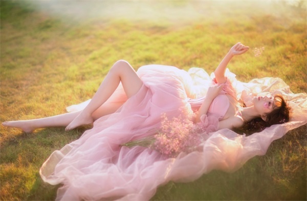 草莓樱桃丝瓜绿巨人秋葵香蕉抖音：一款小伙伴们都说很好看的视频播放软件