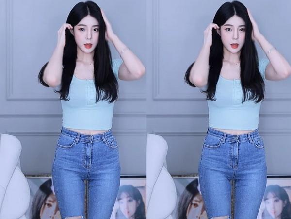 草莓香蕉菠萝秋葵黄瓜丝瓜大全已经免费,网红安安开始进行宣传