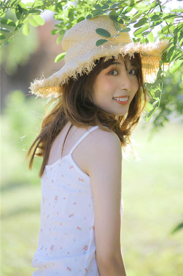 花蝴蝶看片日本大全专注精选合集，网友：全天更新不间断！