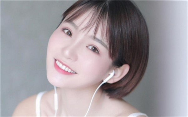 国精产品999永久中国有限精品版：收录了很多全新视频的播放软件