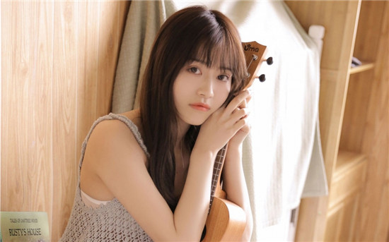 秋葵 茄子 丝瓜 绿巨人污ios手机版：移动过程中也能够看视频的软件