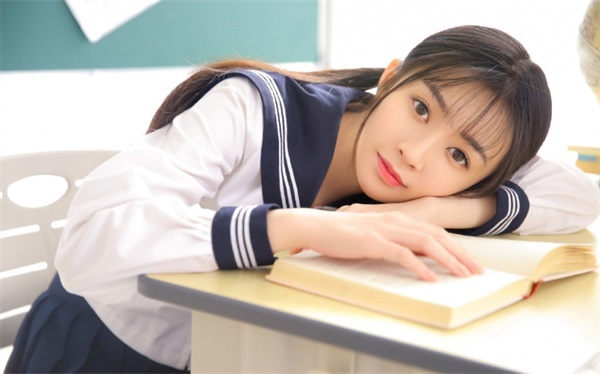 香蕉菠萝黄瓜草莓樱桃榴莲茄子：内含的视频资源都可以无限免费看的播放软件