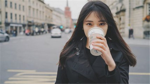 秋葵视频绿巨人下载最新版:一个优质且免费的影视软件