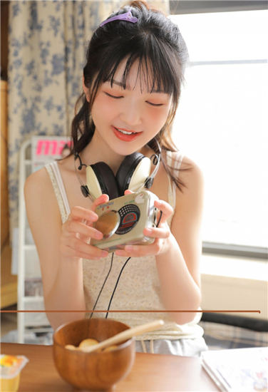 草莓丝瓜香蕉向日葵榴莲18岁污ios截图2