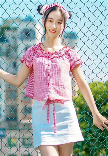 星空无限传媒一二三区提供大量美女主播自拍,适合午夜看的持续更新!