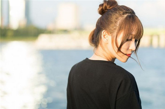 丝瓜榴莲秋葵向日葵芭乐草莓绿巨人无限制：为用户带来各种精彩短视频播放的视频播放器