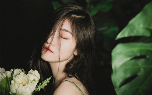 蘑菇香蕉茄子绿巨人丝瓜草莓:播放香蕉丝瓜草莓茄子绿巨人作品