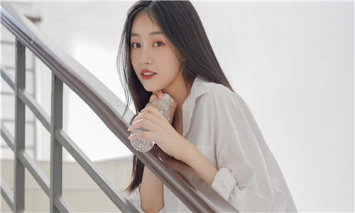 石榴视频app进入窗口下载最新版：一个免费开放的影视平台